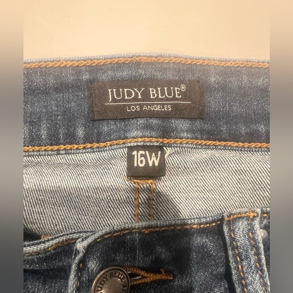 Judy Blue slim fit distressed jeans size 16w - Picture 1 of 6